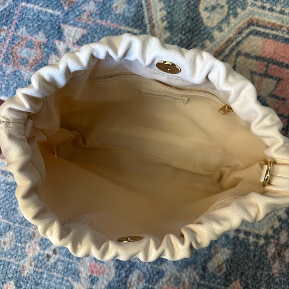 Universal Thread Drawstring Purse - Picture 4 of 7